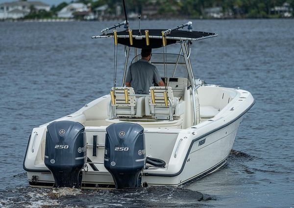 Pursuit 2870 Center Console image