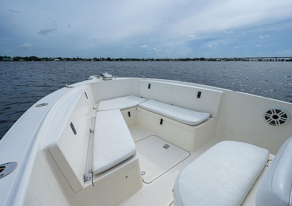 Pursuit 2870 Center Console image