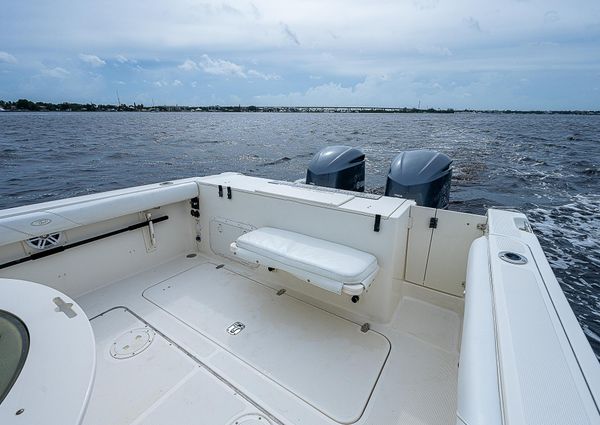 Pursuit 2870 Center Console image