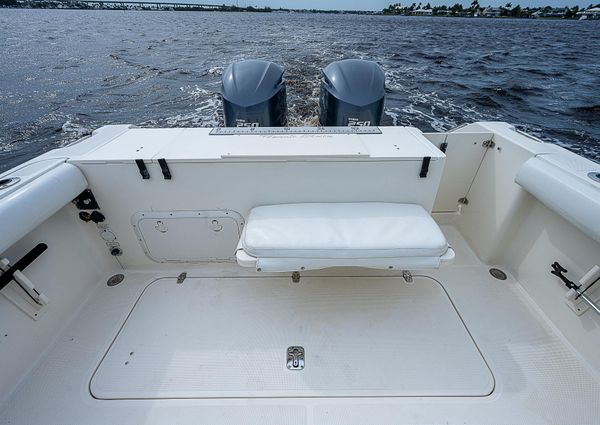 Pursuit 2870 Center Console image