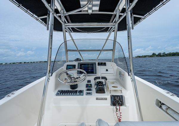 Pursuit 2870 Center Console image