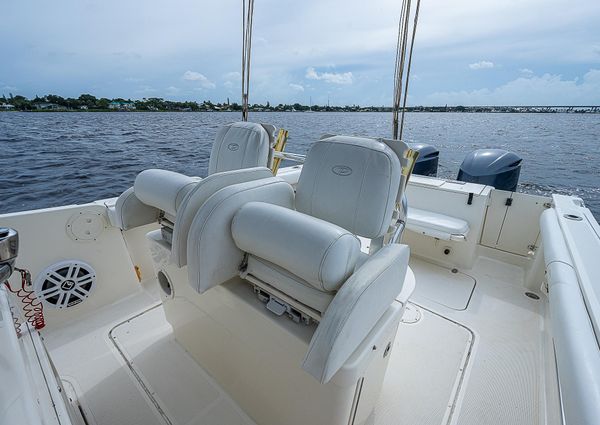 Pursuit 2870 Center Console image