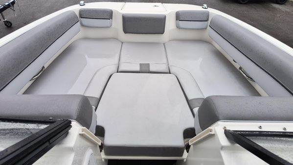 Bayliner DX-2050 image