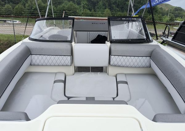 Bayliner DX-2050 image