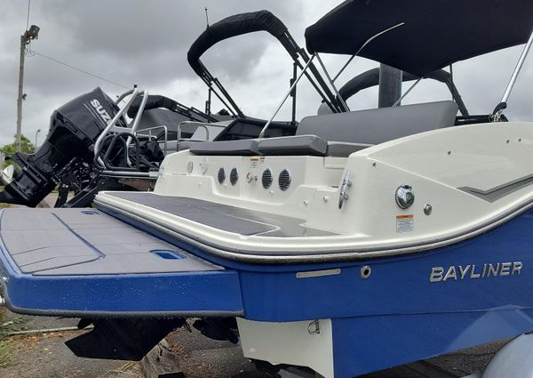 Bayliner DX-2050 image