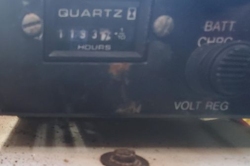 Carver 374 Voyager image