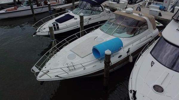 Cruisers Yachts 370 Express