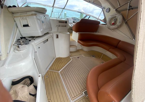 Cruisers Yachts 370 Express image