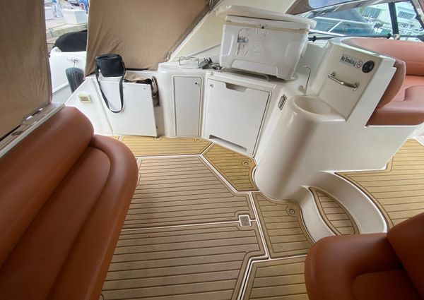 Cruisers Yachts 370 Express image