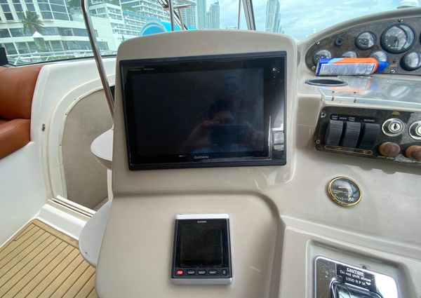 Cruisers Yachts 370 Express image