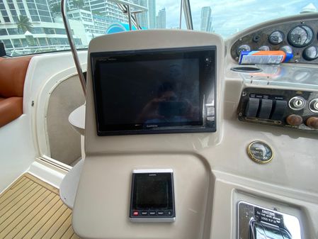 Cruisers Yachts 370 Express image