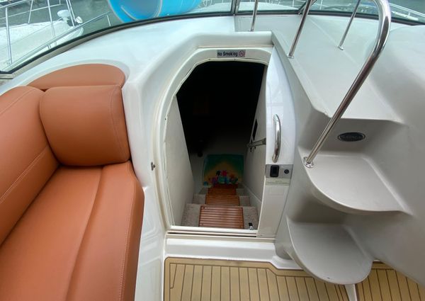 Cruisers Yachts 370 Express image