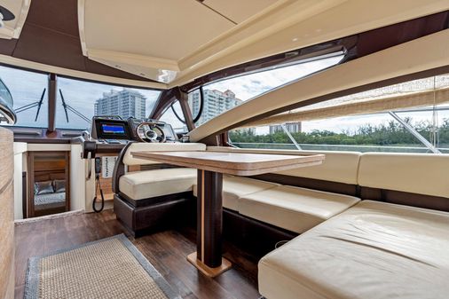 Azimut 53 Fly image