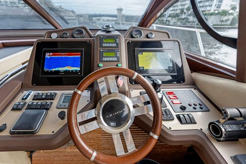 Azimut 53 Fly image