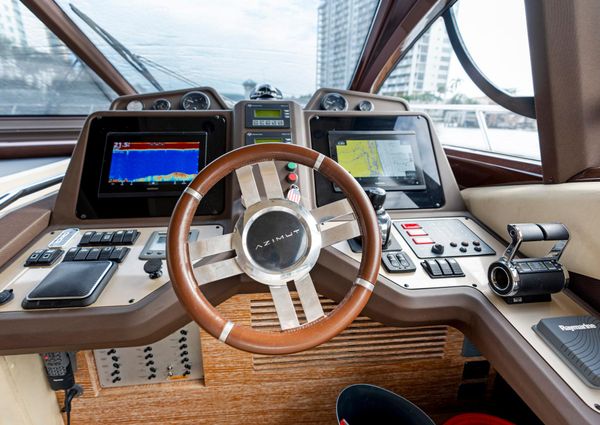 Azimut 53 Fly image