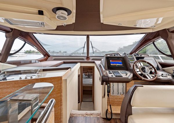 Azimut 53 Fly image