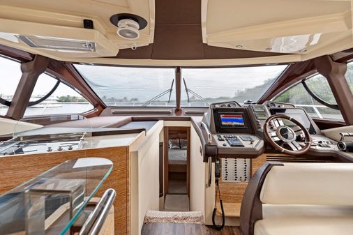 Azimut 53 Fly image