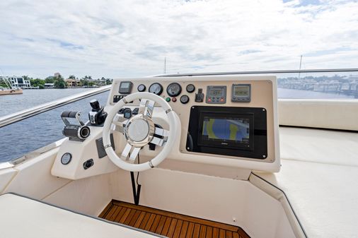 Azimut 53 Fly image