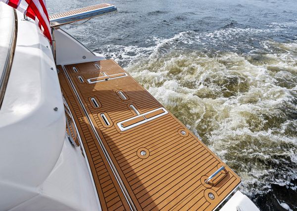 Azimut 53 Fly image