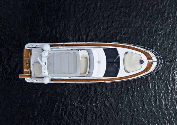 Azimut 53 Fly image