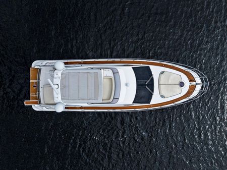 Azimut 53 Fly image