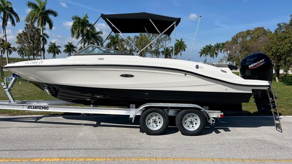 Sea Ray SPX 210 