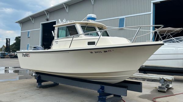 Parker 2120 Sport Cabin