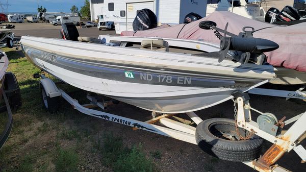 Crestliner ProAm 160