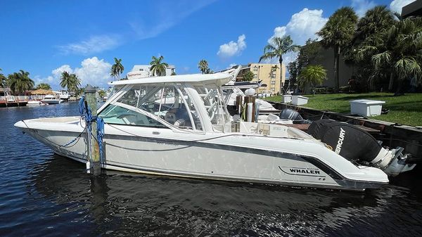 Boston Whaler 320 Vantage 