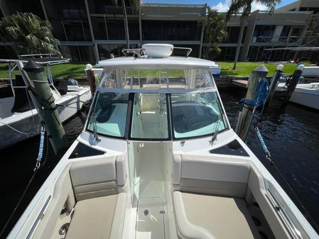 Boston Whaler 320 Vantage image