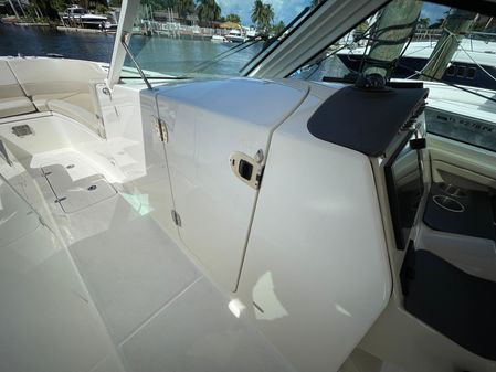 Boston Whaler 320 Vantage image