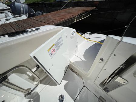 Boston Whaler 320 Vantage image