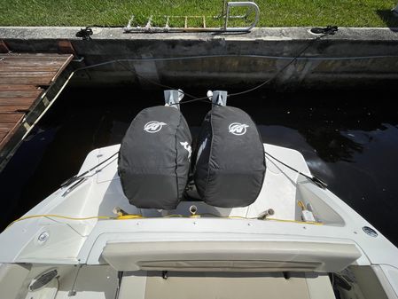 Boston Whaler 320 Vantage image