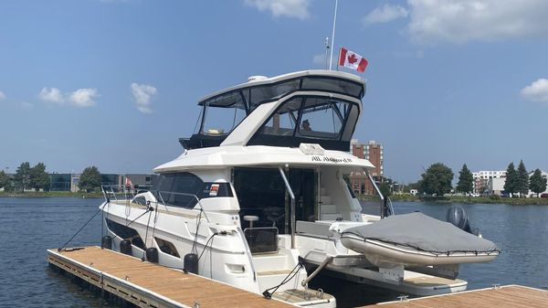 Aquila 44 Yacht