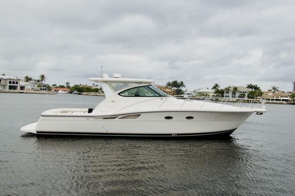 Tiara Yachts 4200 Open - main image