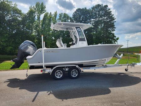 Sportsman Open 212 Center Console image