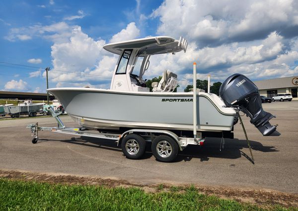 Sportsman Open 212 Center Console image