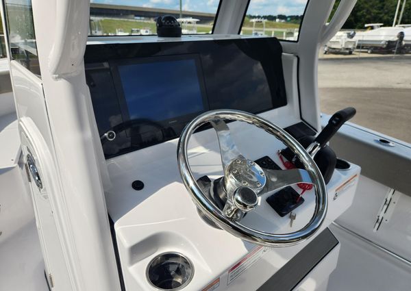 Sportsman Open 212 Center Console image