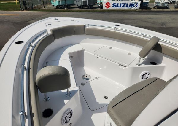 Sportsman Open 212 Center Console image