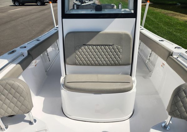 Sportsman Open 212 Center Console image