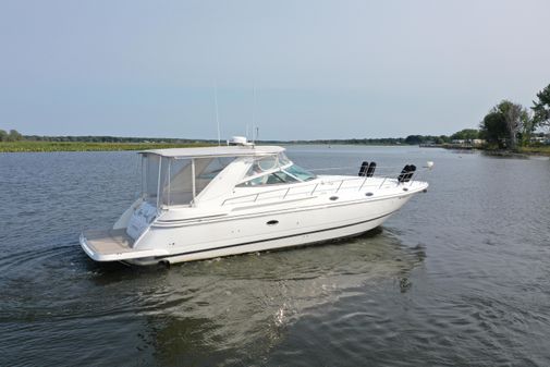 Cruisers Yachts 4270 Express image