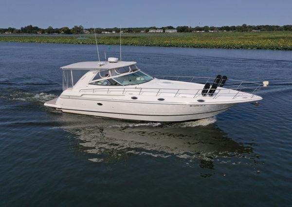 Cruisers Yachts 4270 Express image