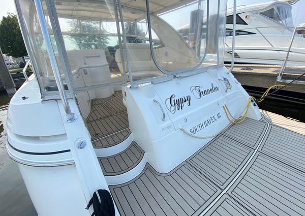 Cruisers Yachts 4270 Express image