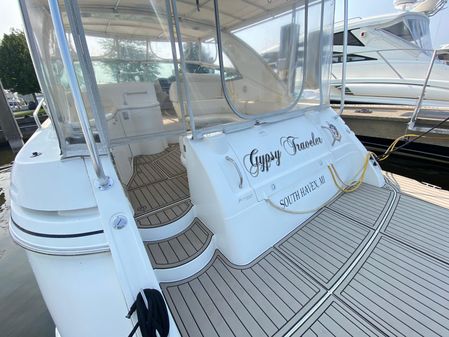 Cruisers Yachts 4270 Express image