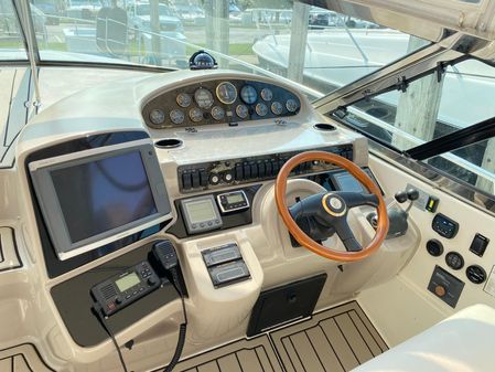 Cruisers Yachts 4270 Express image