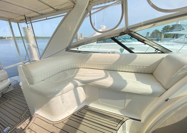 Cruisers Yachts 4270 Express image