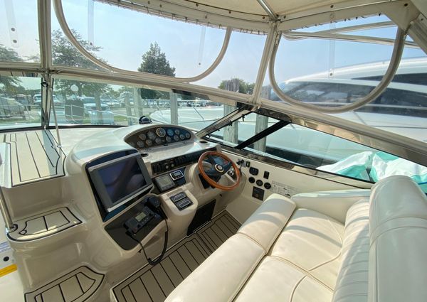 Cruisers Yachts 4270 Express image