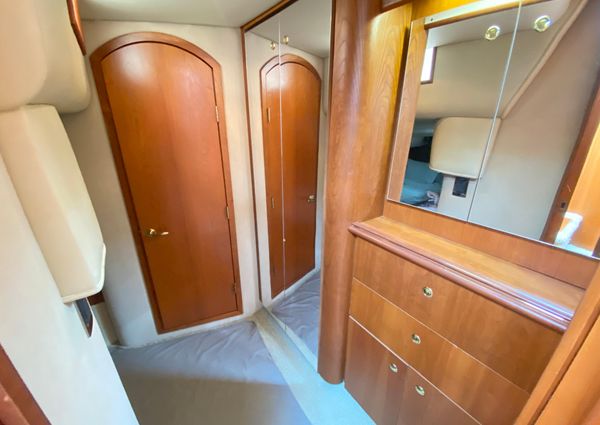 Cruisers Yachts 4270 Express image