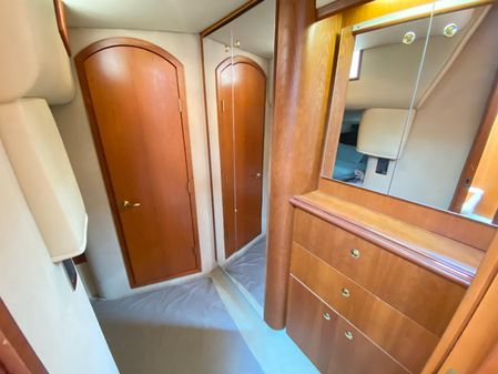 Cruisers Yachts 4270 Express image