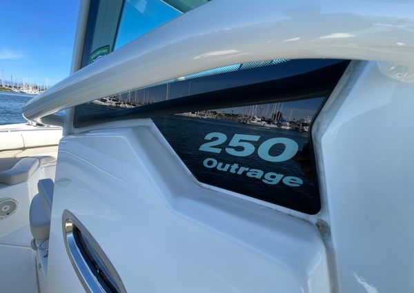 Boston-whaler 250-OUTRAGE image